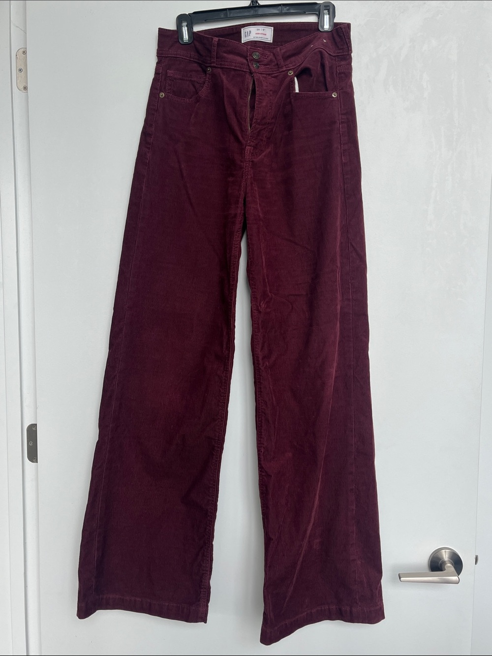 Gap High-Rise Wide-Leg Corduroy - Picture 7 of 8